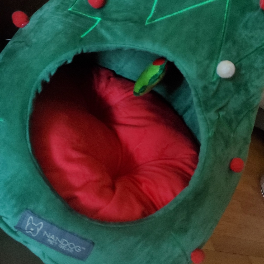 Small dog bed